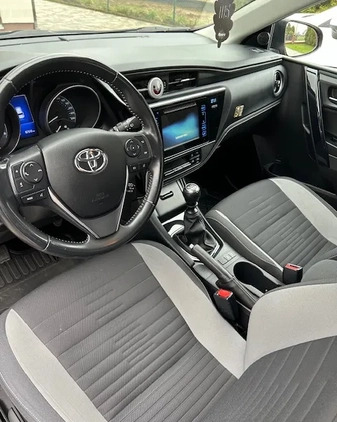 Toyota Auris cena 57900 przebieg: 67000, rok produkcji 2017 z Zambrów małe 92